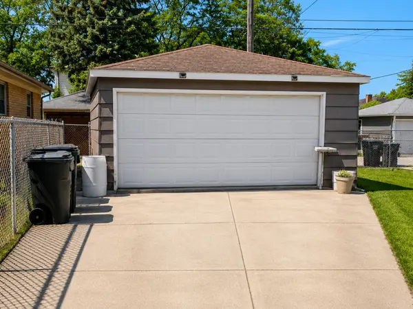 1039 Eastern AVE, Bellwood, IL 60104