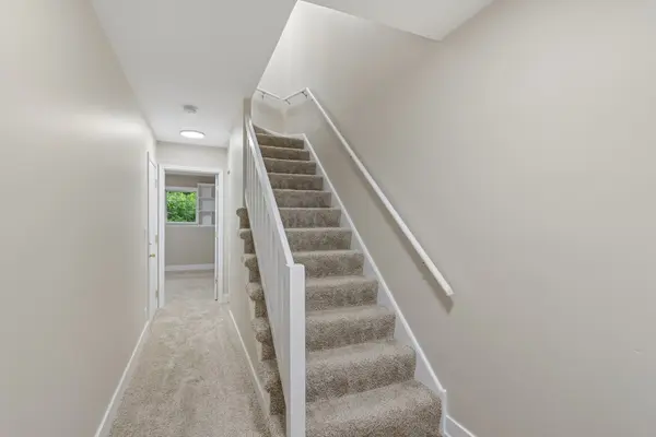 856 W Saint Johns PL, Palatine, IL 60067