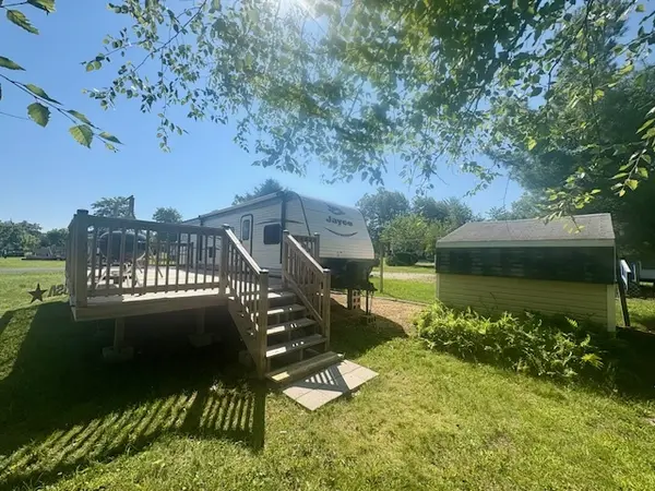 19/40 Woodhaven, Sublette, IL 61367