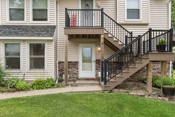 2019 E 38th ST #1A, Davenport, IA 52807
