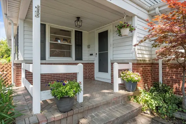 913 Cambridge LN, Wilmette, IL 60091