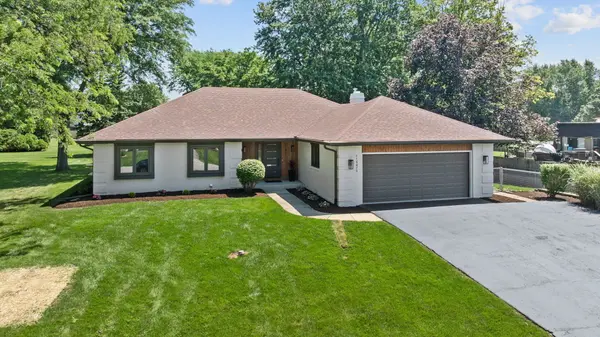 11S475 Walter LN, Naperville, IL 60564
