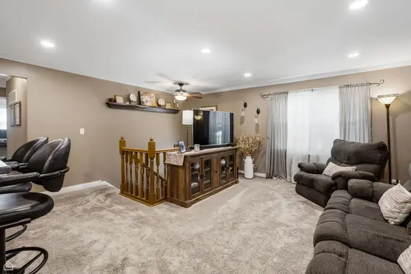 256 Mark AVE, Glendale Heights, IL 60139