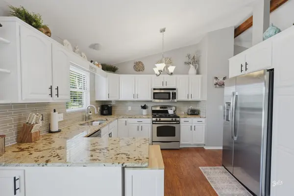 5903 Castlewood TRL, Mchenry, IL 60050