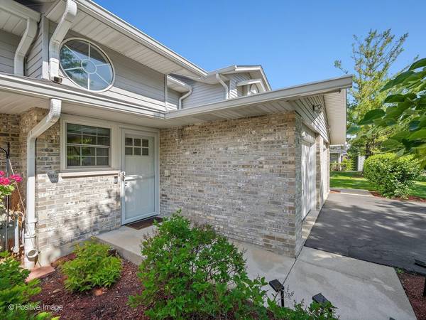 718 N Tamarac BLVD, Addison, IL 60101