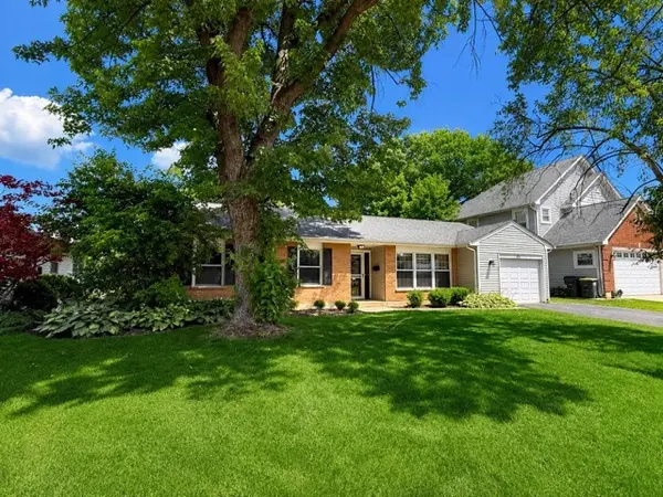 1525 N Patton AVE, Arlington Heights, IL 60004