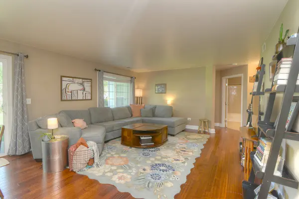 208 Winnsboro CT #A, Schaumburg, IL 60193