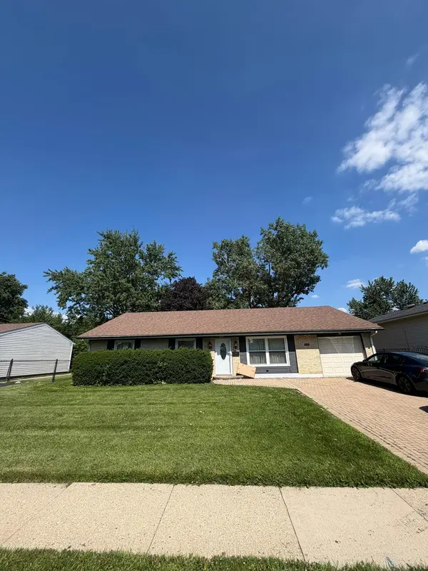 8079 Catawba LN, Hanover Park, IL 60133