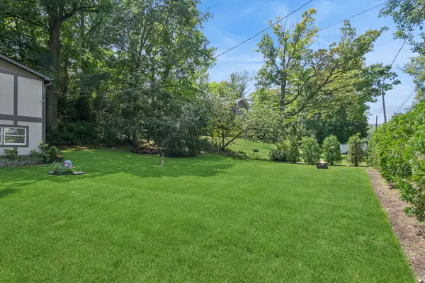 121 Wildwood DR, Ingleside, IL 60041