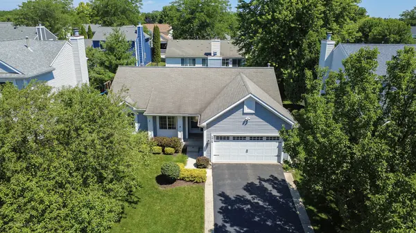 174 Suffolk LN, Grayslake, IL 60030