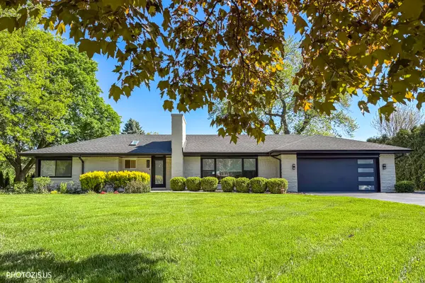 302 Goodridge TER, Roselle, IL 60172