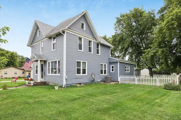 313 Grove ST, Calamus, IA 52729
