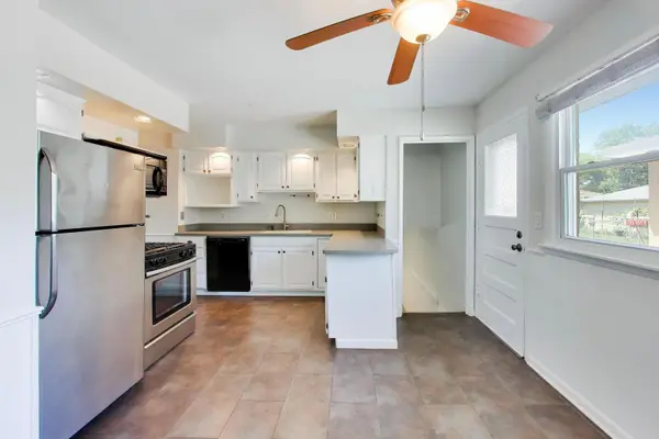 1326 S Dunton AVE, Arlington Heights, IL 60005