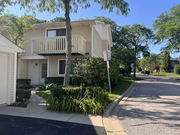 119 Saratoga CT #119, Vernon Hills, IL 60061