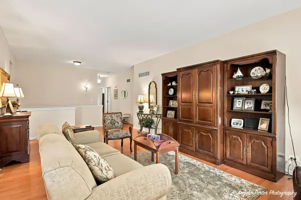 275 Firenze DR #275, Cary, IL 60013