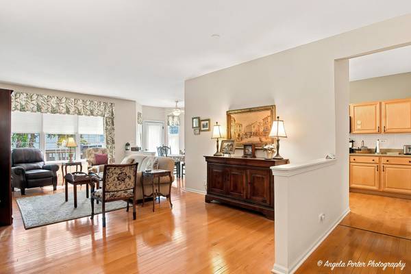 275 Firenze DR #275, Cary, IL 60013