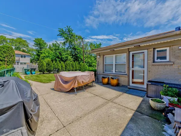 4936 Birchwood AVE, Skokie, IL 60077