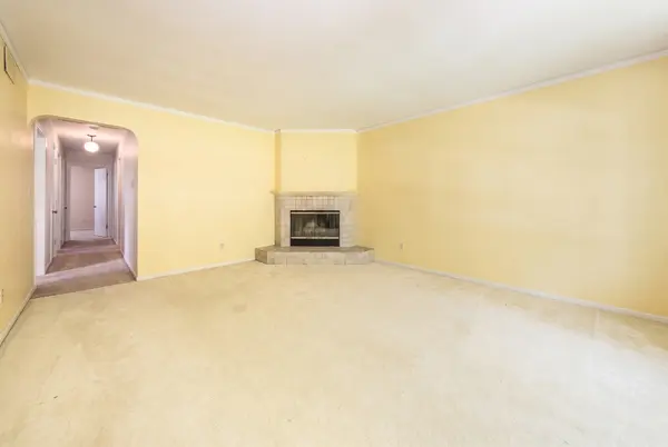 19 N Seminary AVE, Park Ridge, IL 60068