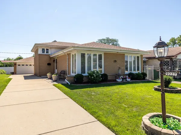 9227 Merrill AVE, Morton Grove, IL 60053