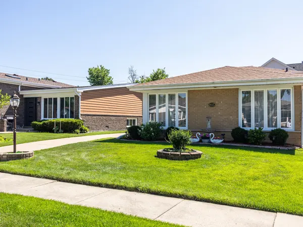 9227 Merrill AVE, Morton Grove, IL 60053