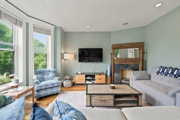 510 W GRANT PL #301, Chicago, IL 60614
