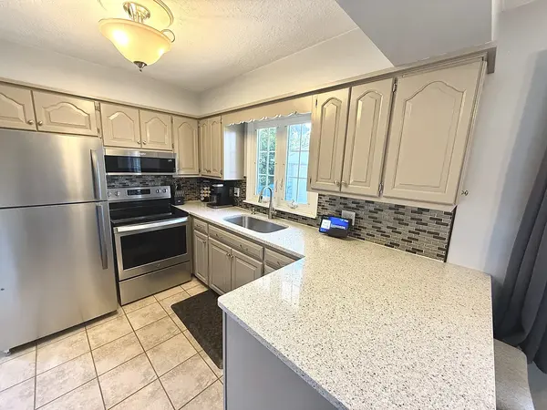 446 34th AVE, East Moline, IL 61244