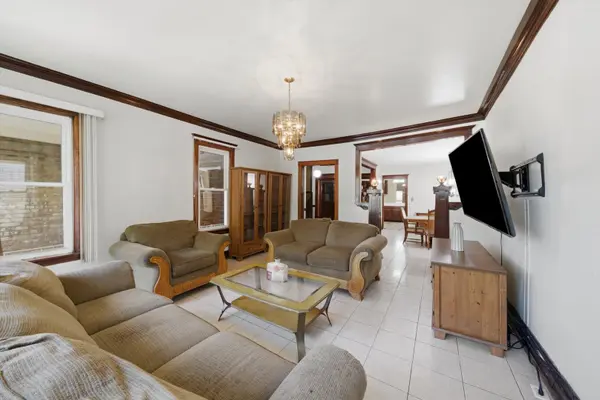 2223 N Kimball AVE, Chicago, IL 60647