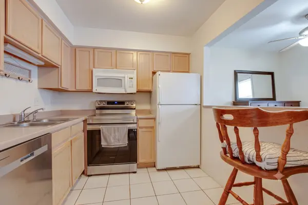 985 S Court Of Shorewood CT #2B, Vernon Hills, IL 60061