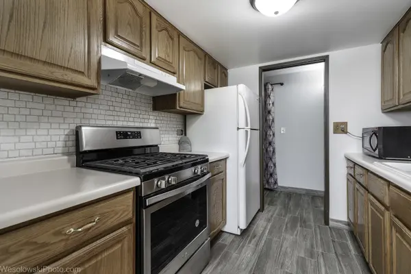 915 Graceland AVE #1C, Des Plaines, IL 60016