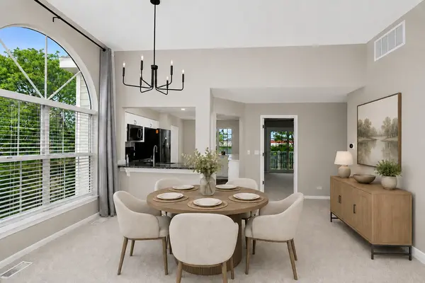 622 Grosse Pointe CIR, Vernon Hills, IL 60061