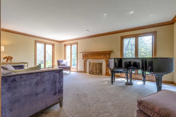 3944 Lakeview CT, Long Grove, IL 60047
