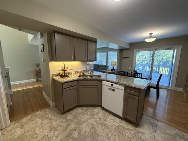 437 Spaulding RD, Bartlett, IL 60103