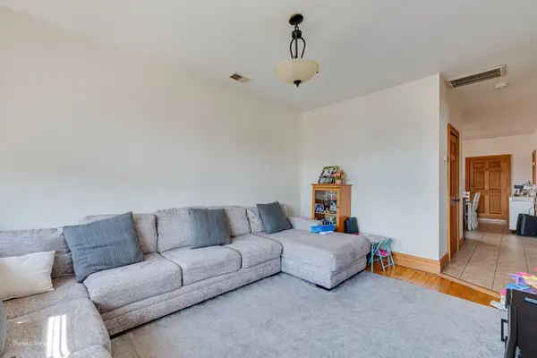 5212 S Sacramento AVE, Chicago, IL 60632