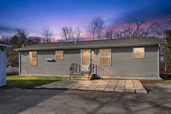 23007 Lovell RD, Sycamore, IL 60178