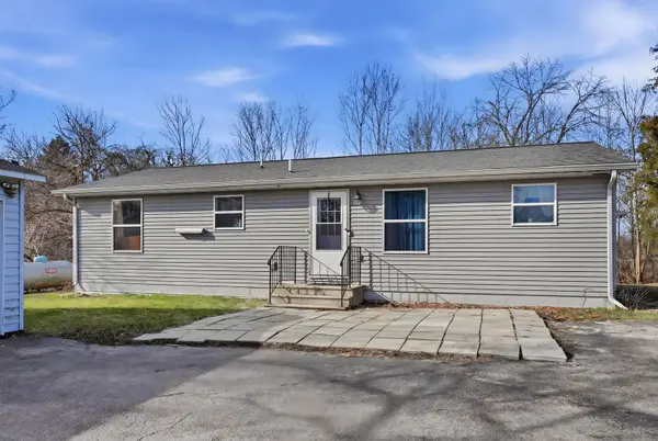 23007 Lovell RD, Sycamore, IL 60178