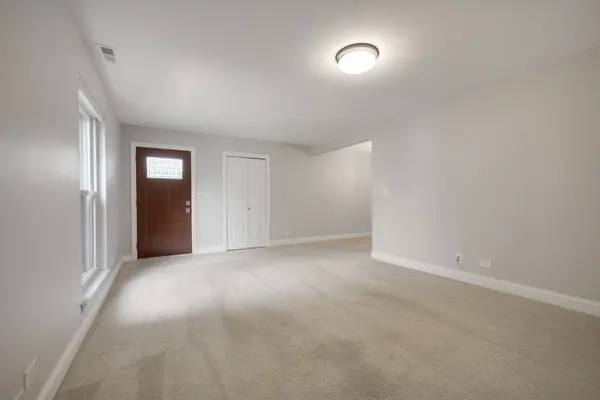 806 Pahl RD #806, Elk Grove Village, IL 60007