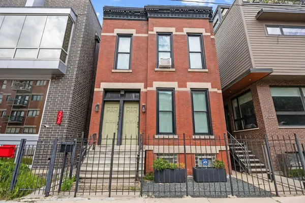 2024 W Superior ST, Chicago, IL 60612