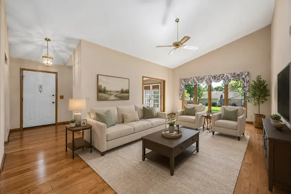 110 Villa WAY #110, Bloomingdale, IL 60108