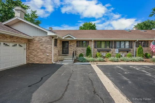 110 Villa WAY #110, Bloomingdale, IL 60108