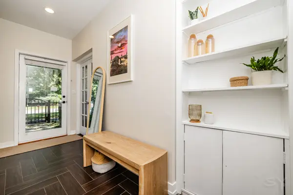 831 W 14th PL, Chicago, IL 60608