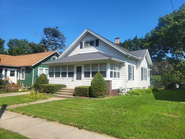 1415 W 1st ST, Dixon, IL 61021