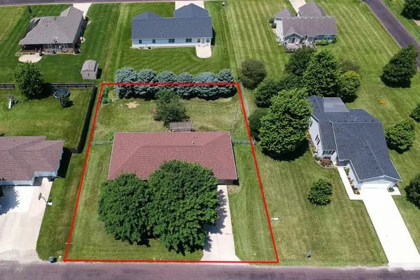 404 Sunset DR, Colfax, IL 61728