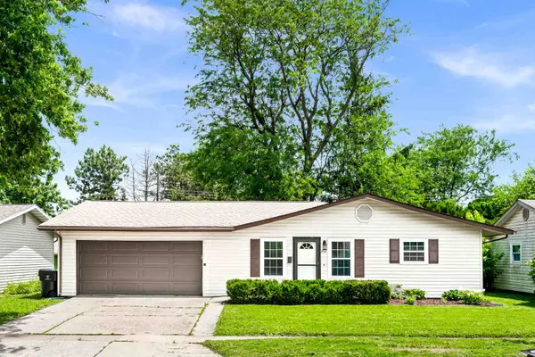 816 Mayflower AVE, Bloomington, IL 61701
