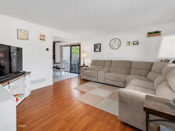 1042 Schoolgate RD, New Lenox, IL 60451