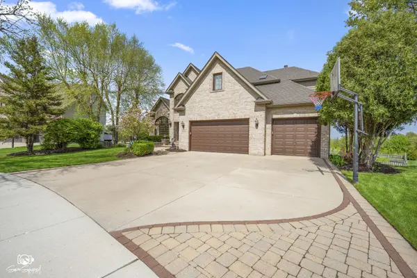 5915 Rosinweed LN, Naperville, IL 60564