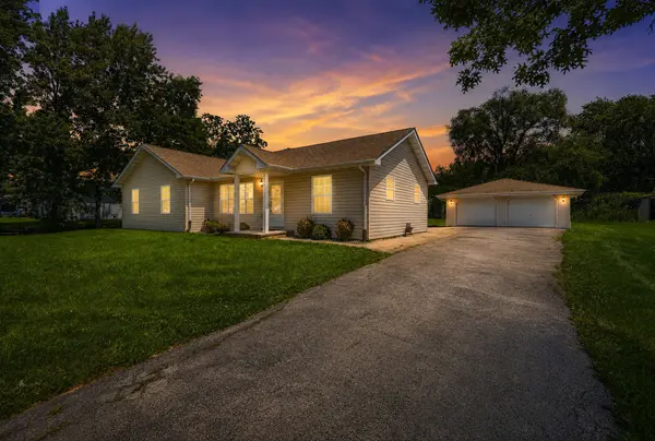 2420 Von Esch RD, Joliet, IL 60431