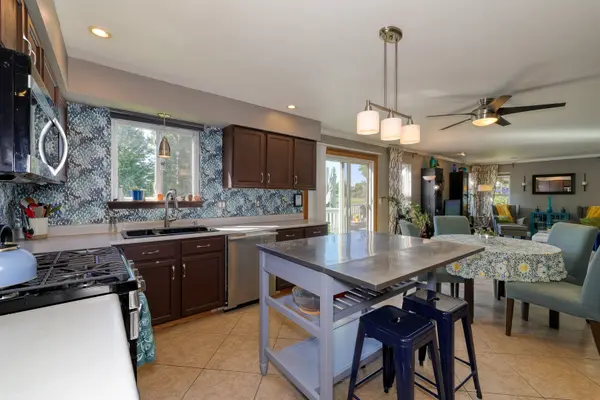 1471 Holbrook LN, Batavia, IL 60510