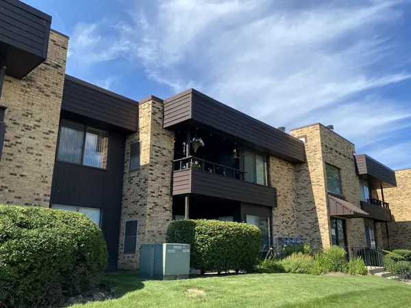 1411 N Sterling AVE #202, Palatine, IL 60067