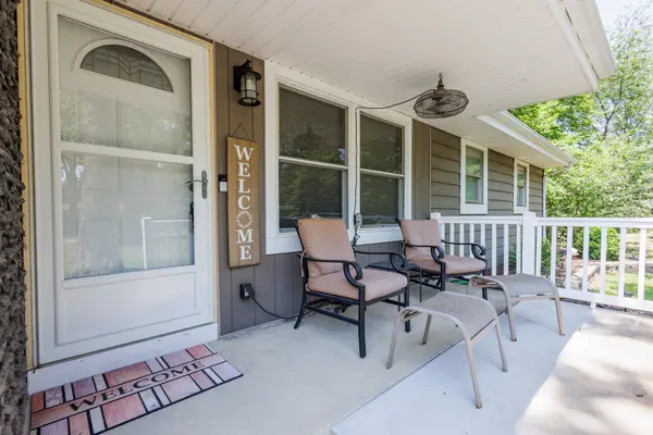 35734 Jay DR, Custer Park, IL 60481