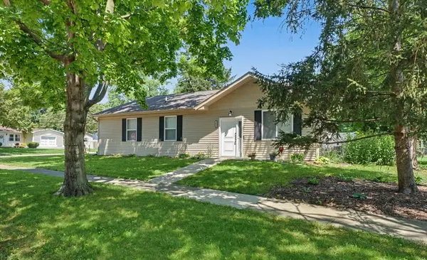 2014 Winchester DR, Champaign, IL 61821